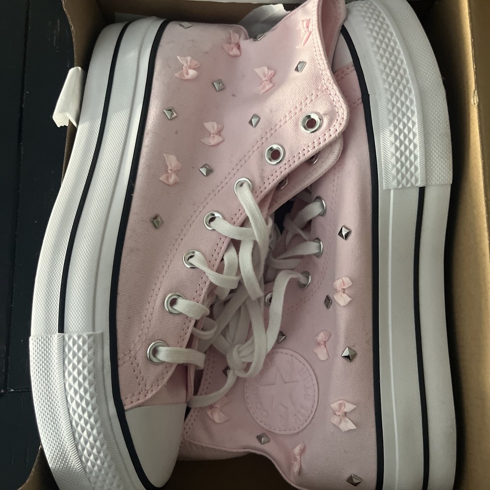 Converse Chuck Taylor Pink High-Top Platform Sneakers Stud & Bow Women 9.5 NEW